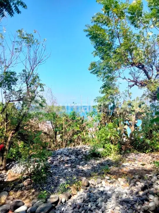 Tanah Pinggir Pantai di Seraya Karangasem Bali
