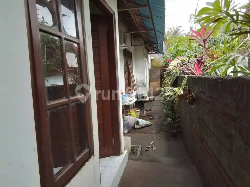 Rumah Semi Villa 3 Kamar Tidur Dekat Pantai di Kaliasem Lovina Buleleng Bali
