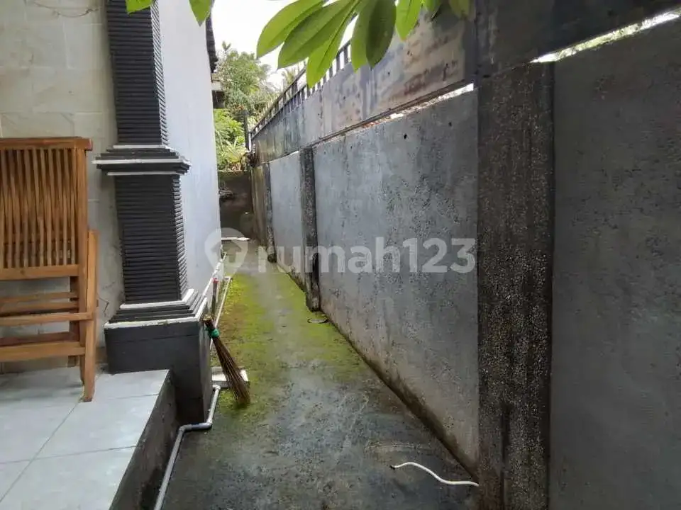 Rumah Semi Villa 3 Kamar Tidur Dekat Pantai di Kaliasem Lovina Buleleng Bali
