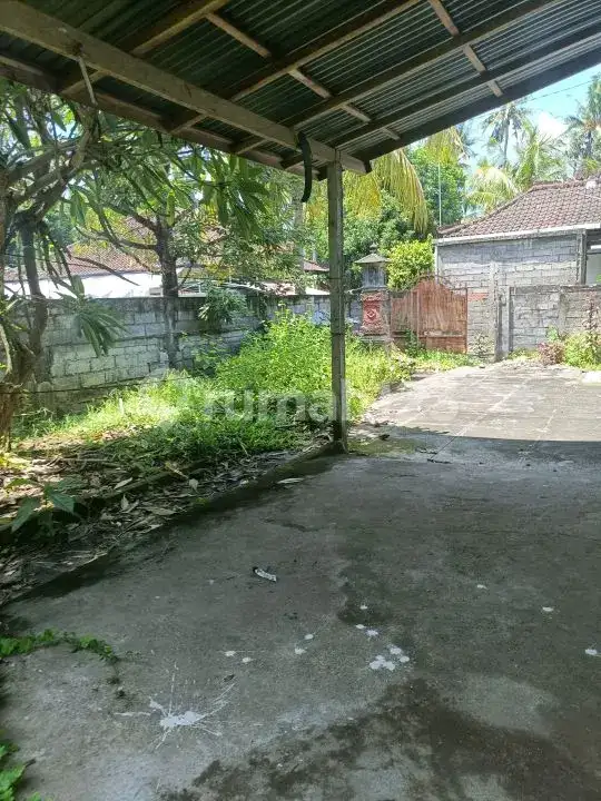 Rumah Lokal 3 Menit ke Pantai di Lovina Buleleng Bali