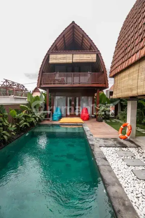 Villa Pribadi 2 Kamar Tidur Gaya Lumbung Dekat Pantai Lovina Buleleng Bali