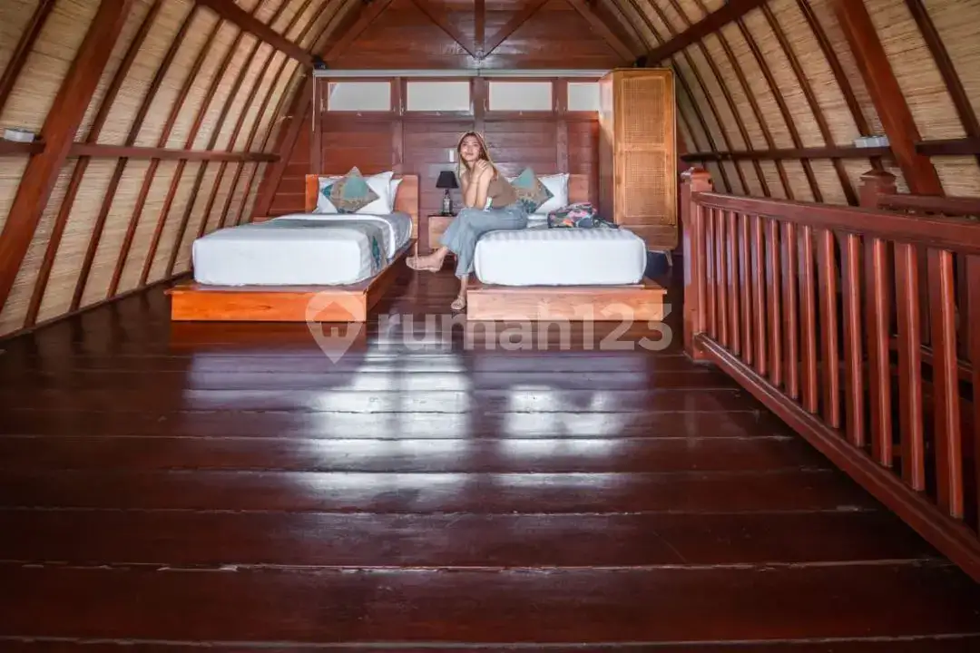 Villa Pribadi 2 Kamar Tidur Gaya Lumbung Dekat Pantai Lovina Buleleng Bali