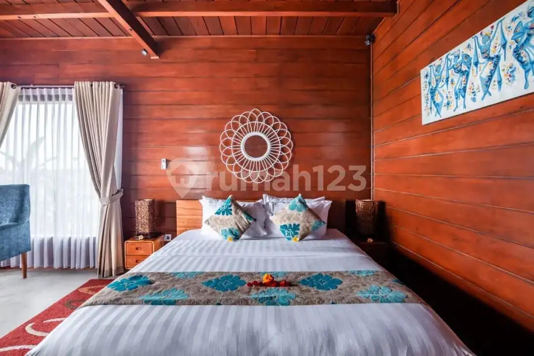 Villa Pribadi 2 Kamar Tidur Gaya Lumbung Dekat Pantai Lovina Buleleng Bali