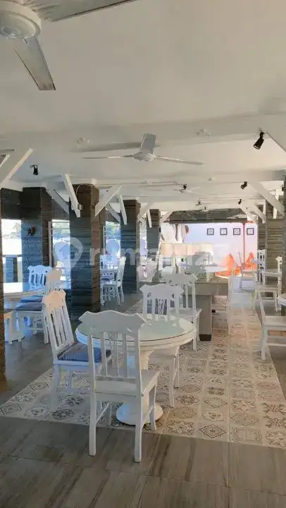 Hotel Beachfront 9 Kamar dengan View Sunset Langsung ke Pantai di Lovina Bali