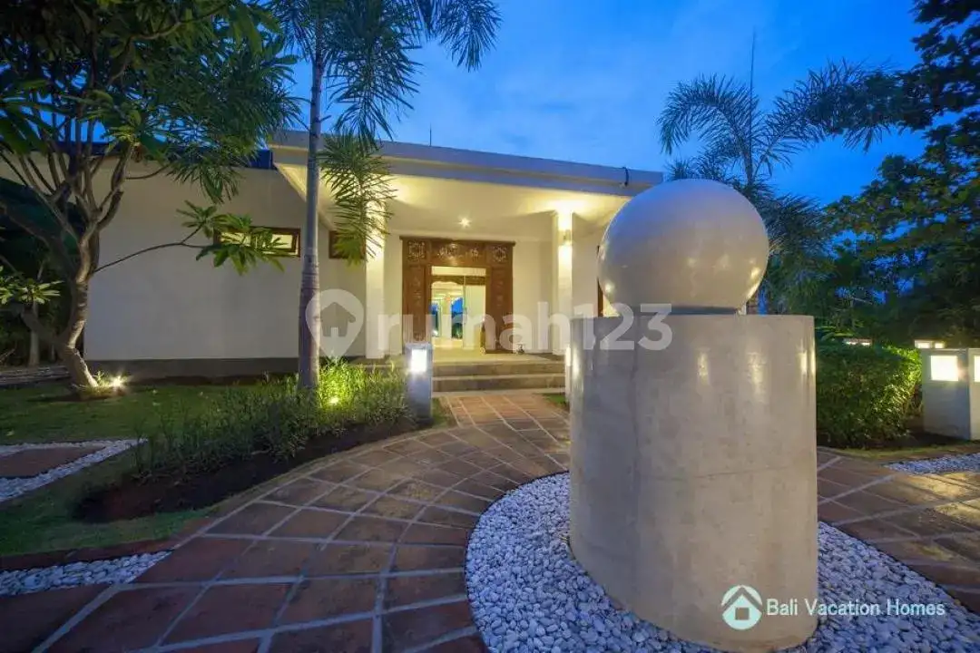 Villa Modern 3 Kamar Tidur dengan View Laut, Sawah, dan Bukit di Umeanyar Buleleng Bali