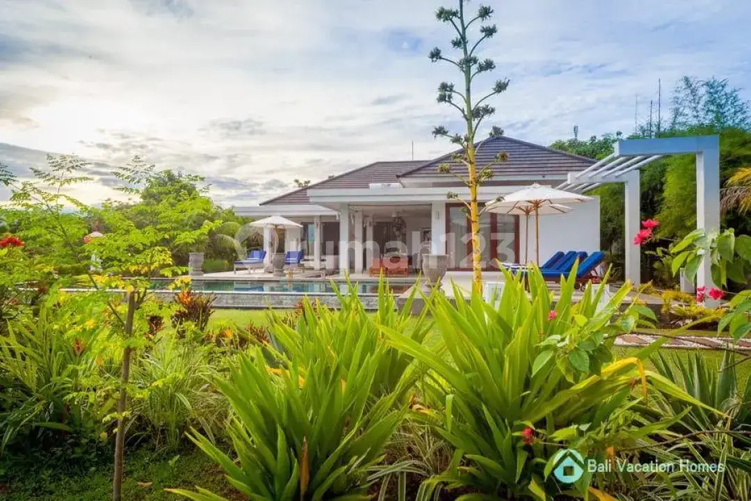 Villa Modern 3 Kamar Tidur dengan View Laut, Sawah, dan Bukit di Umeanyar Buleleng Bali