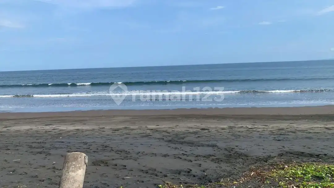 Resort Beachfront 5 Villa Pribadi dengan 10 Kamar Tidur di Jembrana Bali
