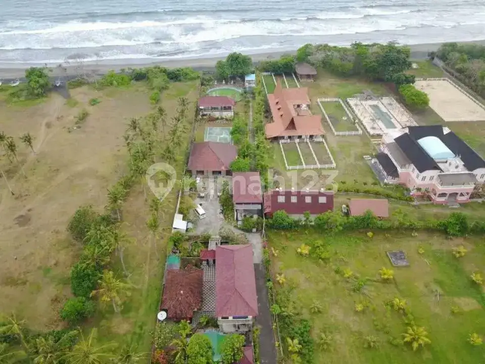 Resort Beachfront 5 Villa Pribadi dengan 10 Kamar Tidur di Jembrana Bali