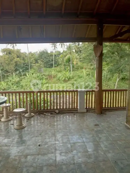 Bangunan Bekas Restoran dengan Rencana Hotel 3 Lantai di Perbukitan Lovina Buleleng Bali