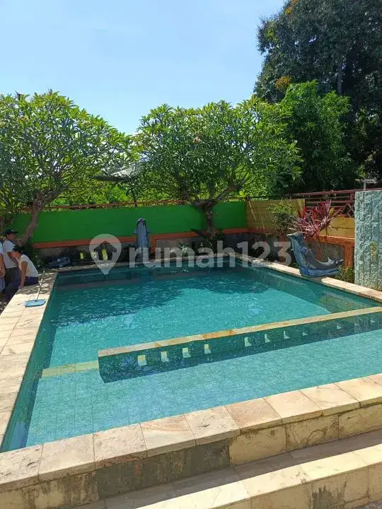 Villa 3 Kamar Tidur Jarak Jalan Kaki ke Pantai dengan View Bukit dan Sawah di Lovina Bali