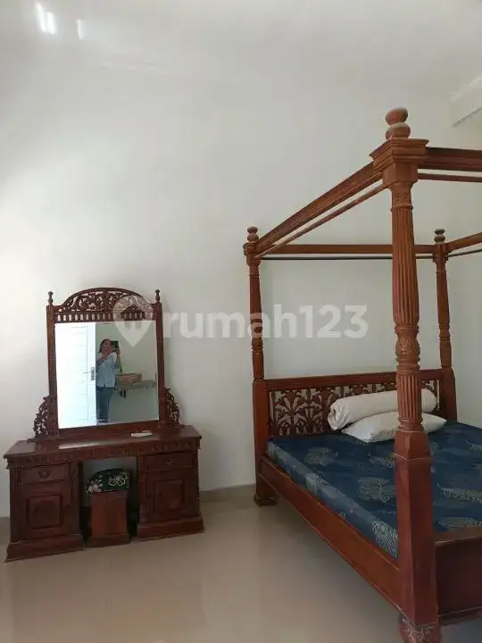 Villa 3 Kamar Tidur Jarak Jalan Kaki ke Pantai dengan View Bukit dan Sawah di Lovina Bali