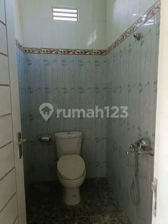 Villa 3 Kamar Tidur Jarak Jalan Kaki ke Pantai dengan View Bukit dan Sawah di Lovina Bali