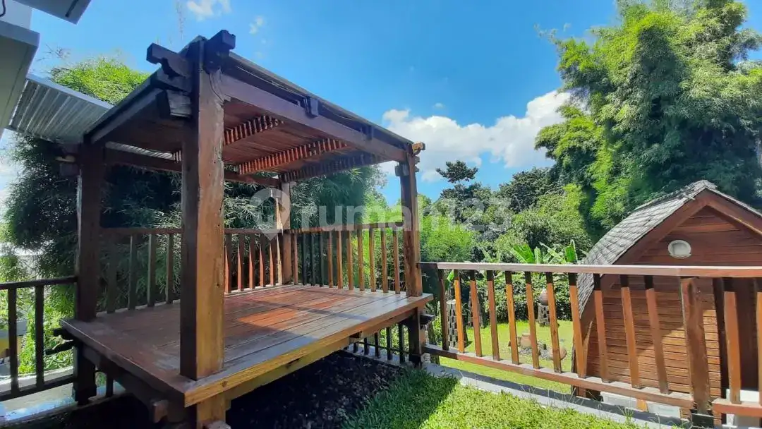 Villa Riverside 6 Kamar Tidur di Area Tenang Abiansemal Badung Bali