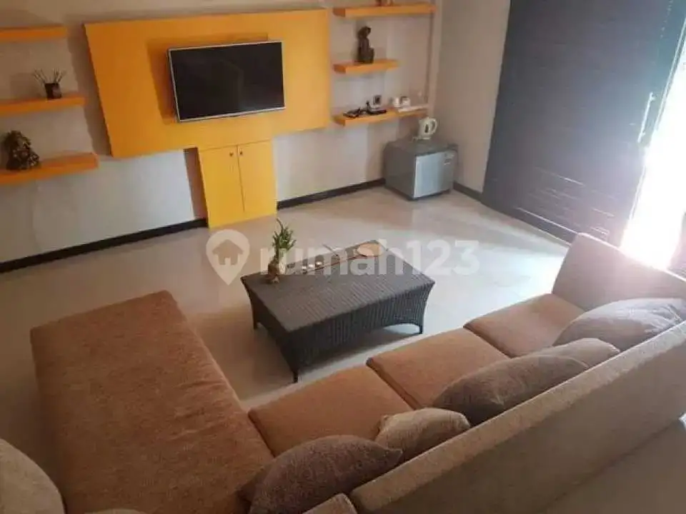 Villa dengan 3 Unit Homestay Berpenghasilan di Kaliasem Dekat Pusat Lovina Bali
