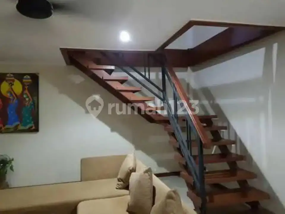 Villa dengan 3 Unit Homestay Berpenghasilan di Kaliasem Dekat Pusat Lovina Bali
