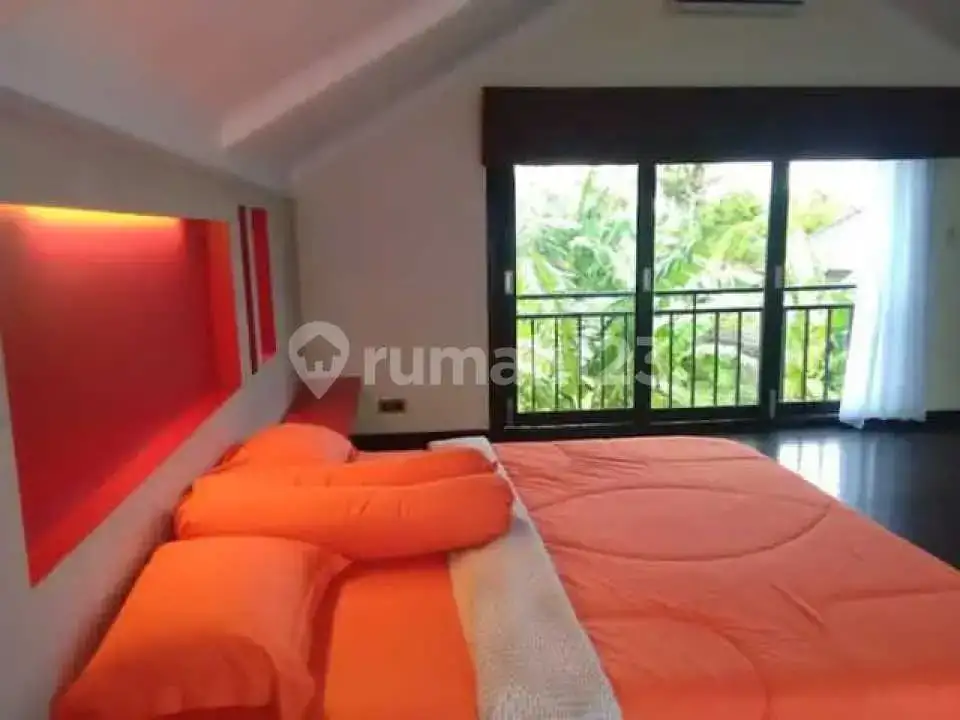 Villa dengan 3 Unit Homestay Berpenghasilan di Kaliasem Dekat Pusat Lovina Bali