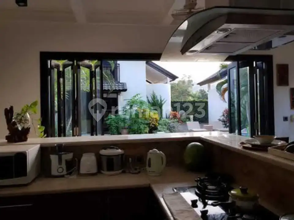 Villa dengan 3 Unit Homestay Berpenghasilan di Kaliasem Dekat Pusat Lovina Bali