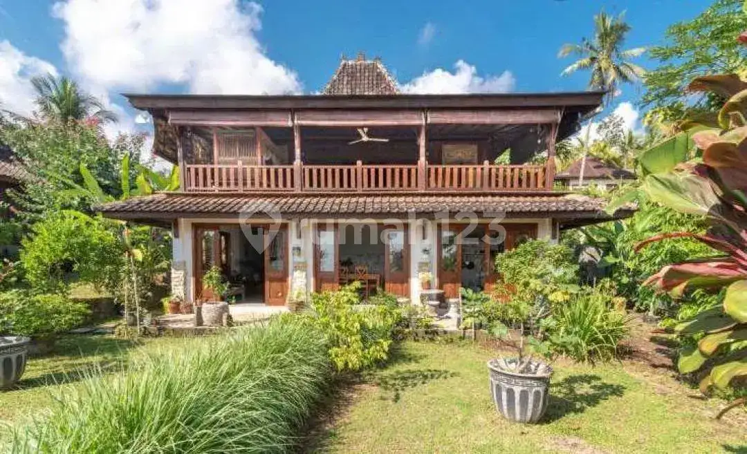 Villa 2 Private Joglo dengan Pemandangan Fantastis di Sambangan, Buleleng