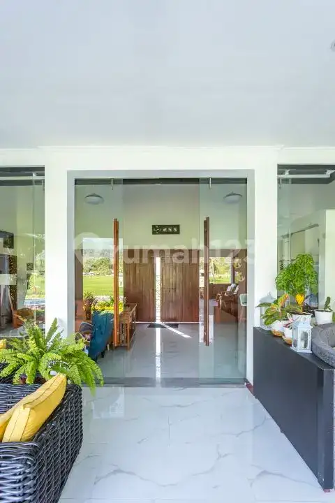 Villa Modern di Pusat Lovina dengan Pemandangan Fantastis