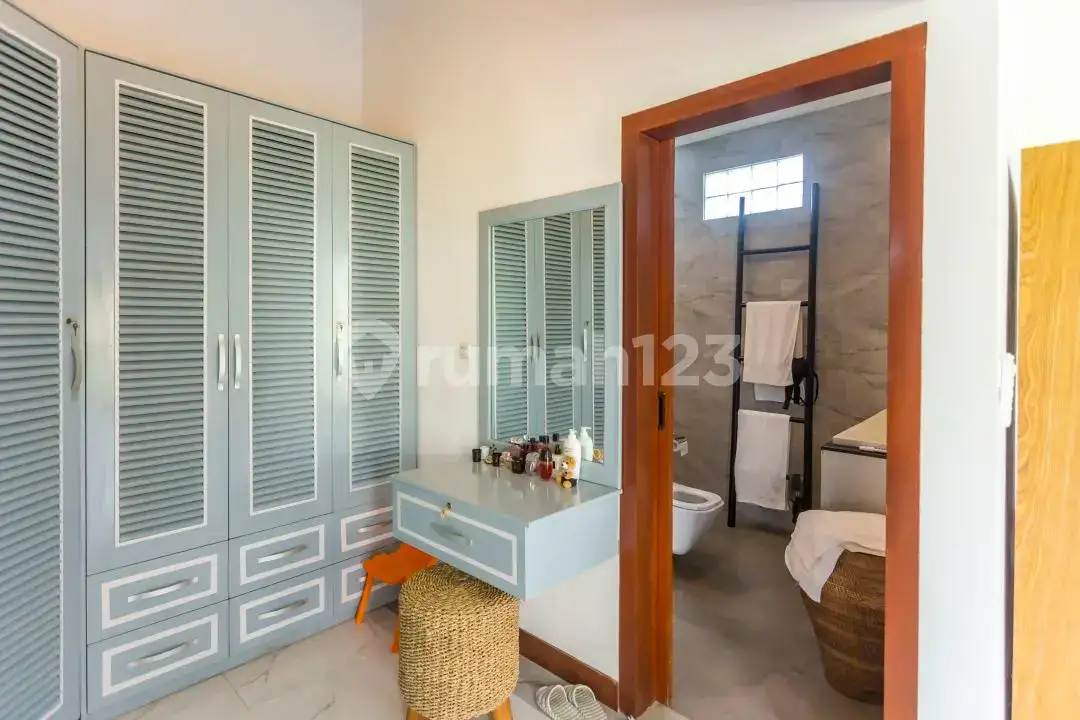 Villa Modern di Pusat Lovina dengan Pemandangan Fantastis
