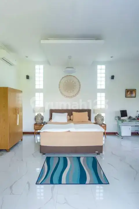 Villa Modern di Pusat Lovina dengan Pemandangan Fantastis