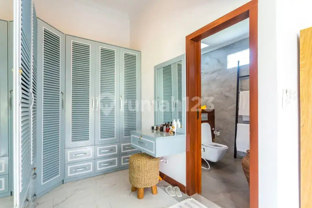 Villa Modern di Pusat Lovina dengan Pemandangan Fantastis