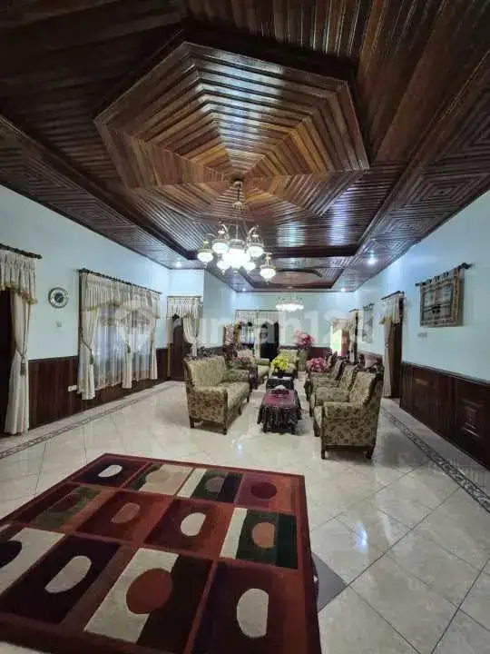 Rumah 6 Kamar Tidur di Amlapura Karangasem, Cocok untuk Hunian Keluarga