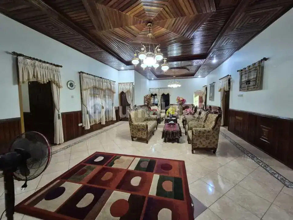 Rumah 6 Kamar Tidur di Amlapura Karangasem, Cocok untuk Hunian Keluarga
