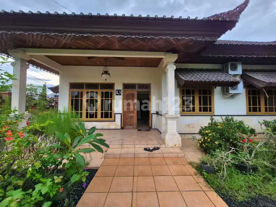Rumah 6 Kamar Tidur di Amlapura Karangasem, Cocok untuk Hunian Keluarga