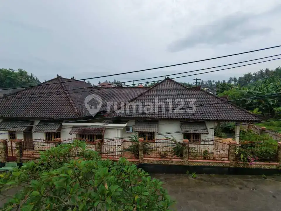 Rumah 6 Kamar Tidur di Amlapura Karangasem, Cocok untuk Hunian Keluarga