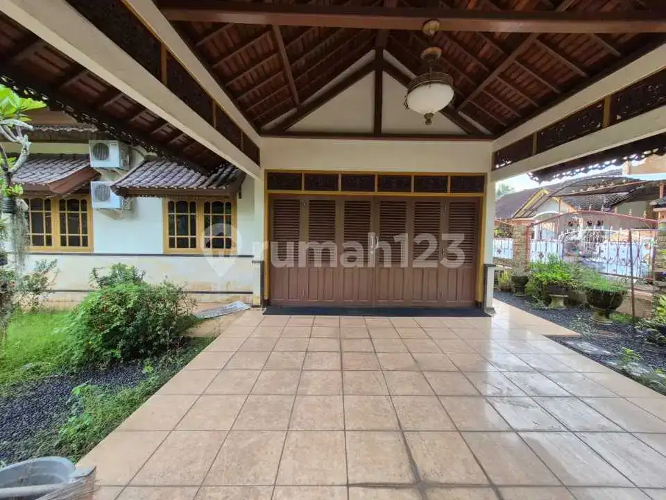 Rumah 6 Kamar Tidur di Amlapura Karangasem, Cocok untuk Hunian Keluarga