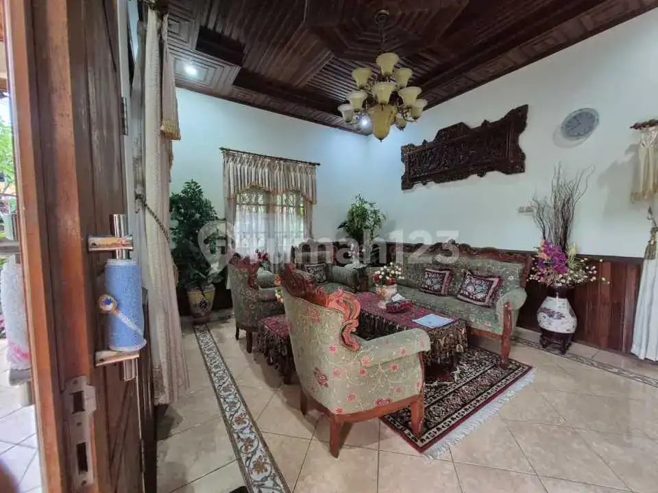 Rumah 6 Kamar Tidur di Amlapura Karangasem, Cocok untuk Hunian Keluarga
