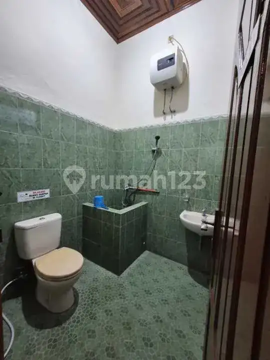 Rumah 6 Kamar Tidur di Amlapura Karangasem, Cocok untuk Hunian Keluarga