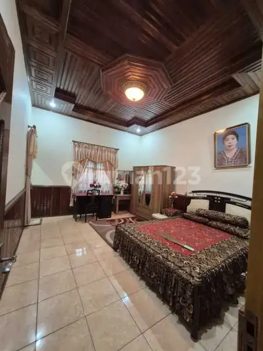 Rumah 6 Kamar Tidur di Amlapura Karangasem, Cocok untuk Hunian Keluarga