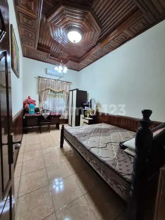 Rumah 6 Kamar Tidur di Amlapura Karangasem, Cocok untuk Hunian Keluarga