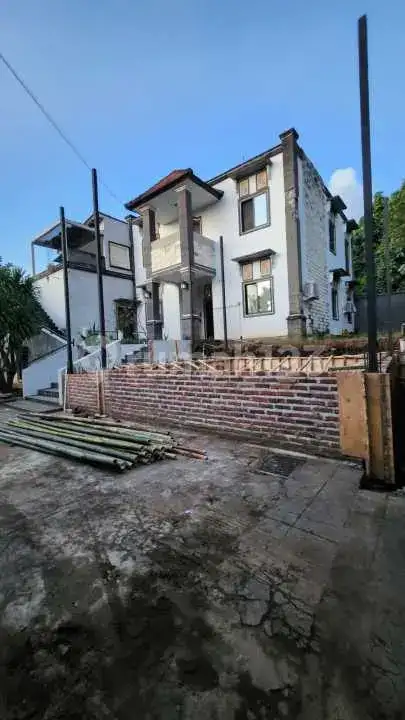 2 Unit Villa Dekat Pantai Lovina dengan Luas Tanah 700 m² Cocok untuk Hunian dan Bisnis
