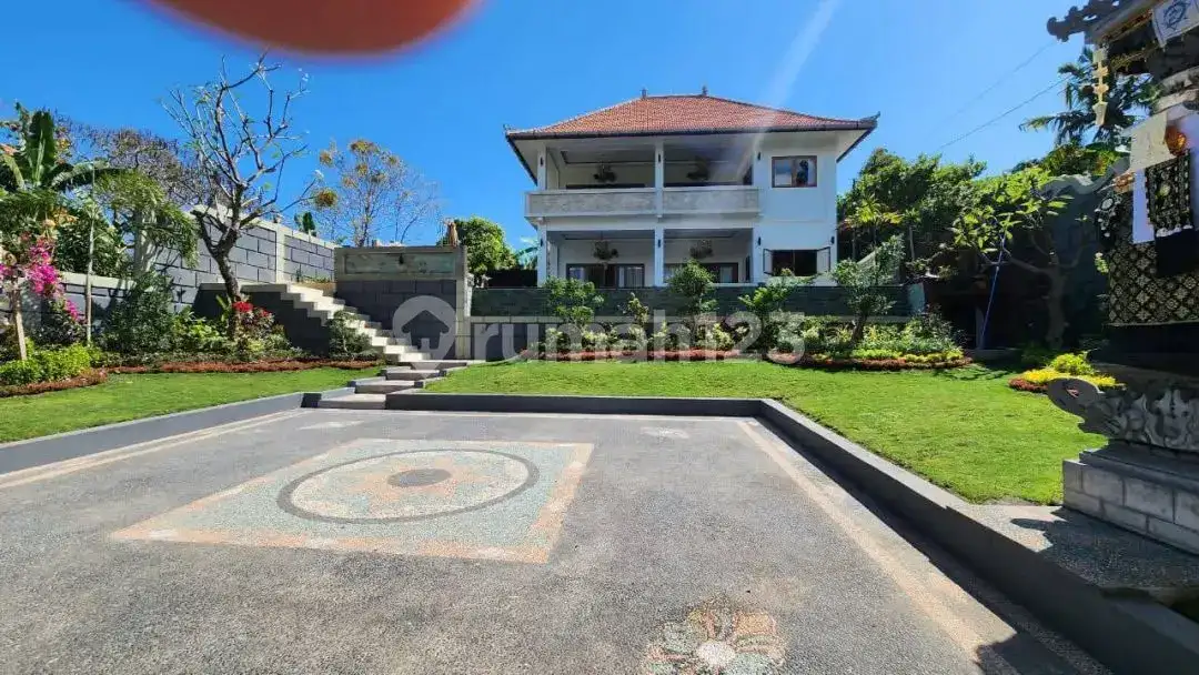 Villa Baru 4 Kamar Tidur dengan Pemandangan Bukit dan Sawah di Lovina Area Tenang dan Strategis