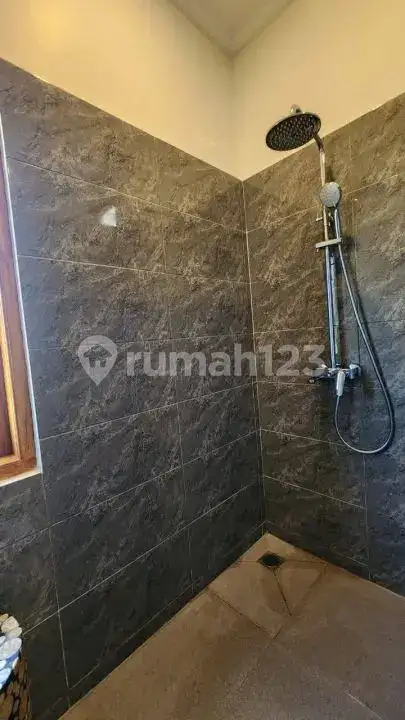 Villa Baru 4 Kamar Tidur dengan Pemandangan Bukit dan Sawah di Lovina Area Tenang dan Strategis