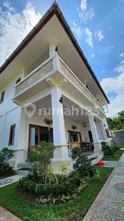 Villa Baru 4 Kamar Tidur dengan Pemandangan Bukit dan Sawah di Lovina Area Tenang dan Strategis