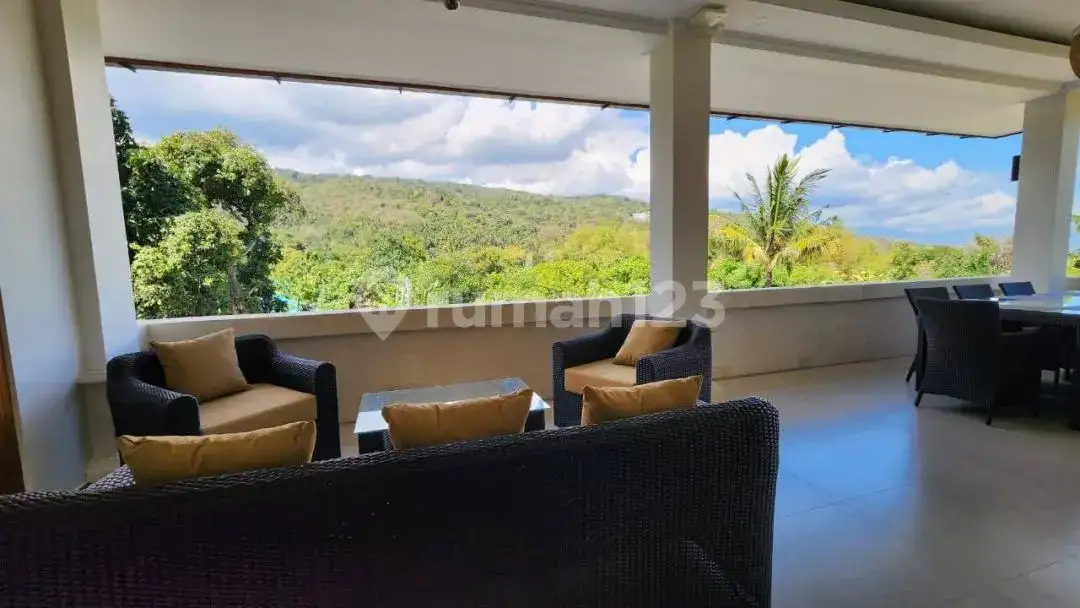 Villa Baru 4 Kamar Tidur dengan Pemandangan Bukit dan Sawah di Lovina Area Tenang dan Strategis