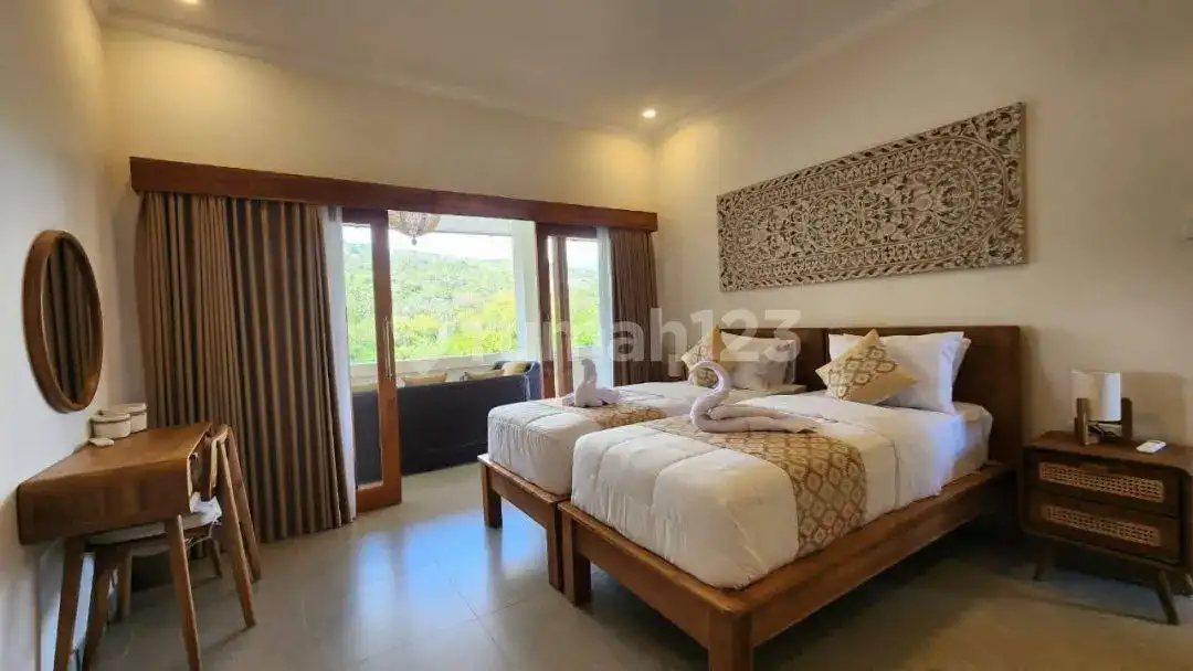 Villa Baru 4 Kamar Tidur dengan Pemandangan Bukit dan Sawah di Lovina Area Tenang dan Strategis