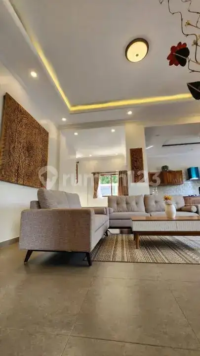 Villa Baru 4 Kamar Tidur dengan Pemandangan Bukit dan Sawah di Lovina Area Tenang dan Strategis