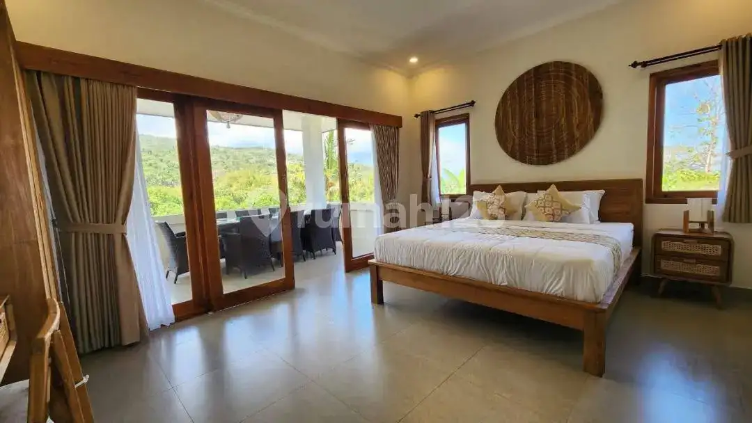 Villa Baru 4 Kamar Tidur dengan Pemandangan Bukit dan Sawah di Lovina Area Tenang dan Strategis