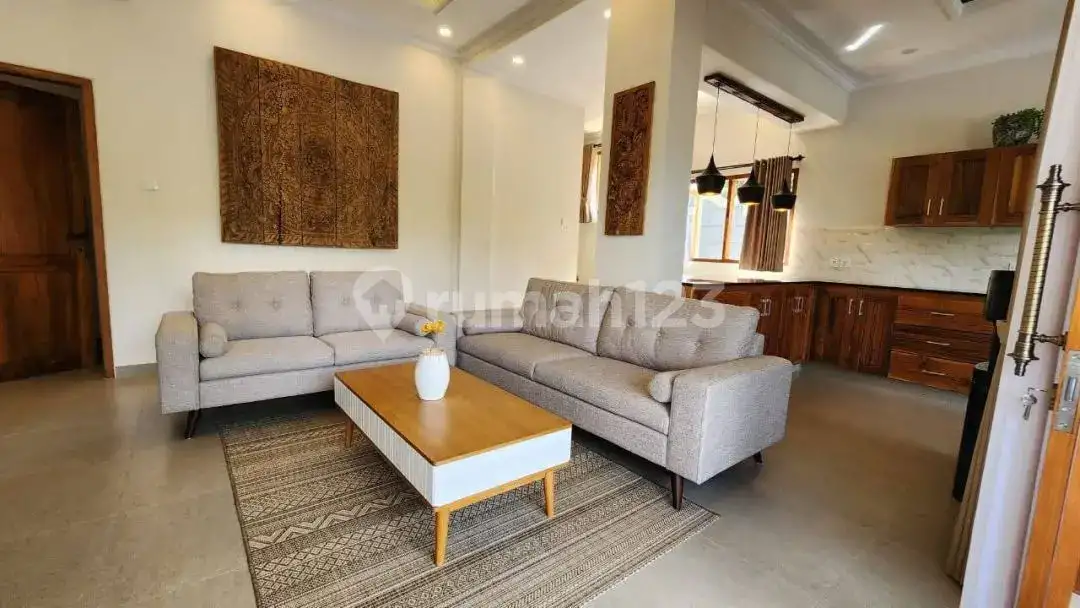Villa Baru 4 Kamar Tidur dengan Pemandangan Bukit dan Sawah di Lovina Area Tenang dan Strategis