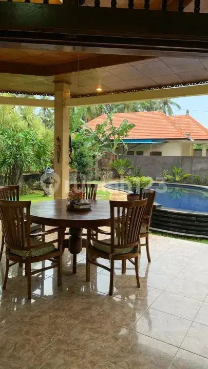 Villa di Bayualit Lovina Dekat Pantai dengan Lahan Luas Cocok untuk Hunian dan Investasi