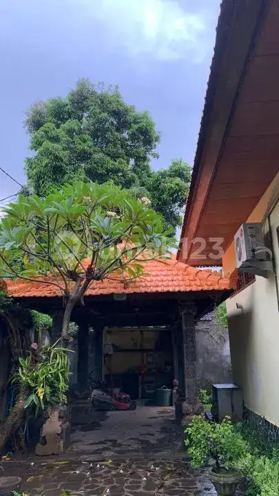 Villa di Bayualit Lovina Dekat Pantai dengan Lahan Luas Cocok untuk Hunian dan Investasi