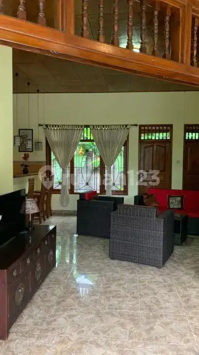 Villa di Bayualit Lovina Dekat Pantai dengan Lahan Luas Cocok untuk Hunian dan Investasi