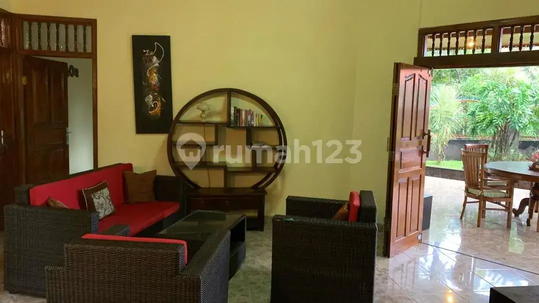 Villa di Bayualit Lovina Dekat Pantai dengan Lahan Luas Cocok untuk Hunian dan Investasi