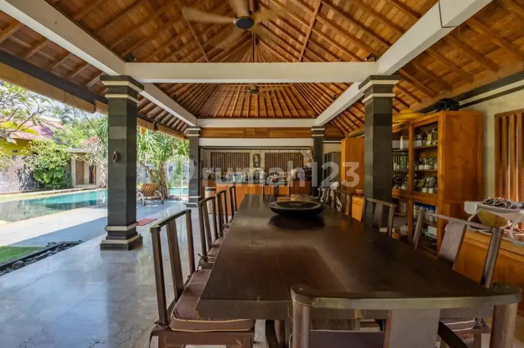 Villa Mewah 4 Kamar Tidur di Pemuteran dengan Pemandangan Gunung dan Lahan Luas