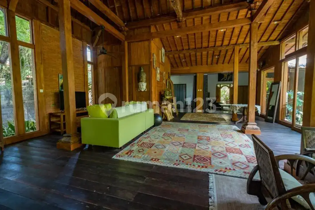 Villa Mewah 4 Kamar Tidur di Pemuteran dengan Pemandangan Gunung dan Lahan Luas